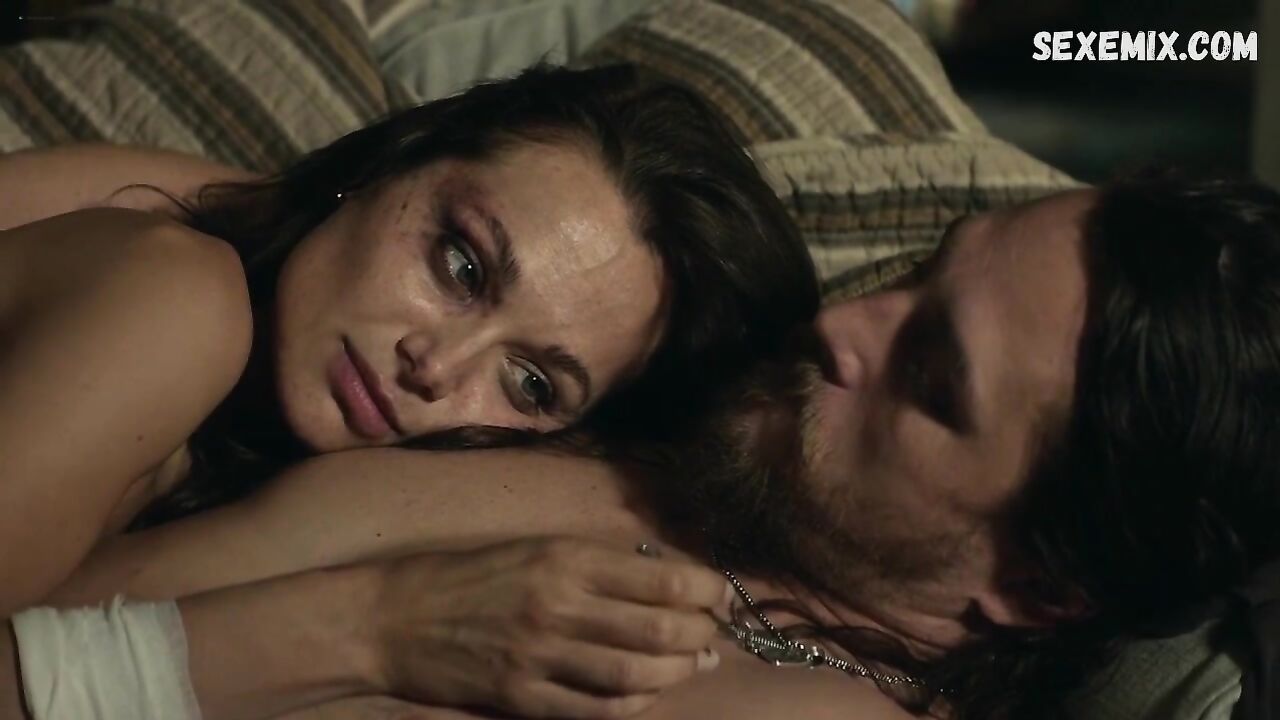 Christina Ochoa sexy, Szene in Animal Kingdom s06e08 (2022)